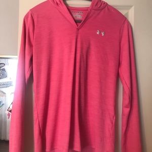 Under Armor- Loose, heat gear long sleeve top